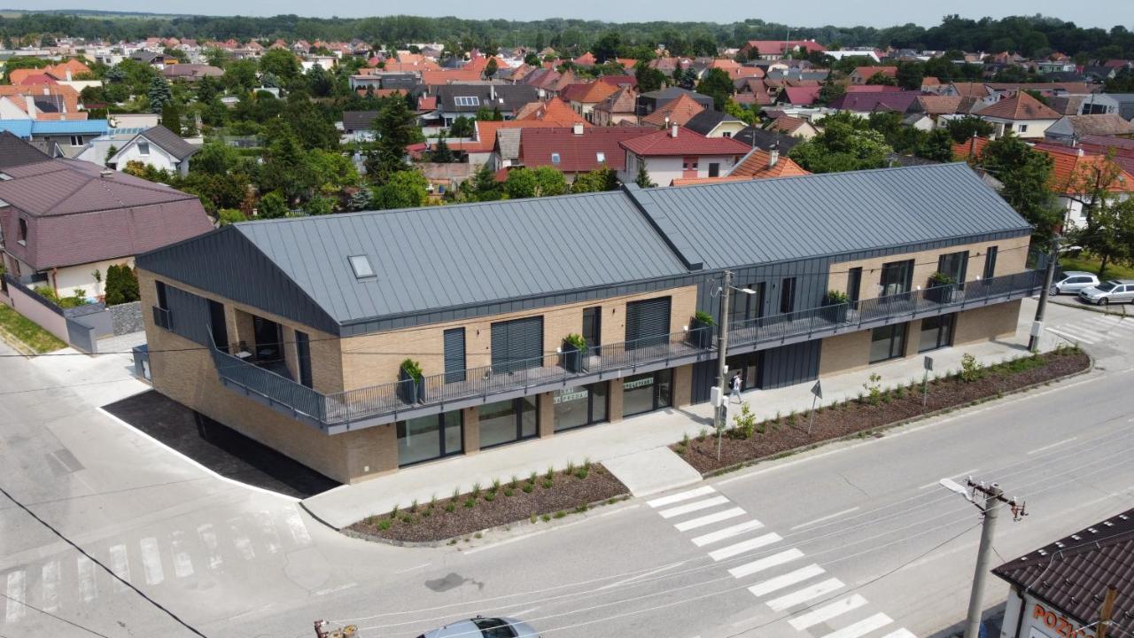 Project Ik Luxury Apartments Sered' Екстер'єр фото
